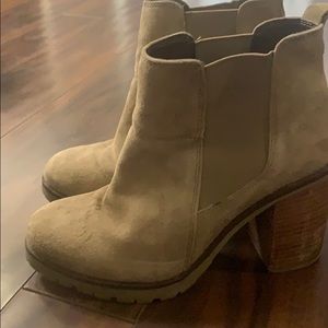 Crevo ankle bootie